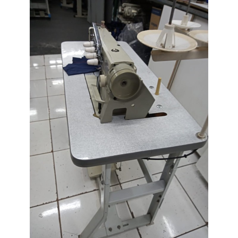 Máquina Ombro a Ombro Ponto Corrente 2 Agulhas 1/4 - Modelo QK0056-1 Typical usada Máquina Ombro a Ombro Ponto Corrente 2 Agulhas 1/4 - Modelo QK0056-1 Typical usada