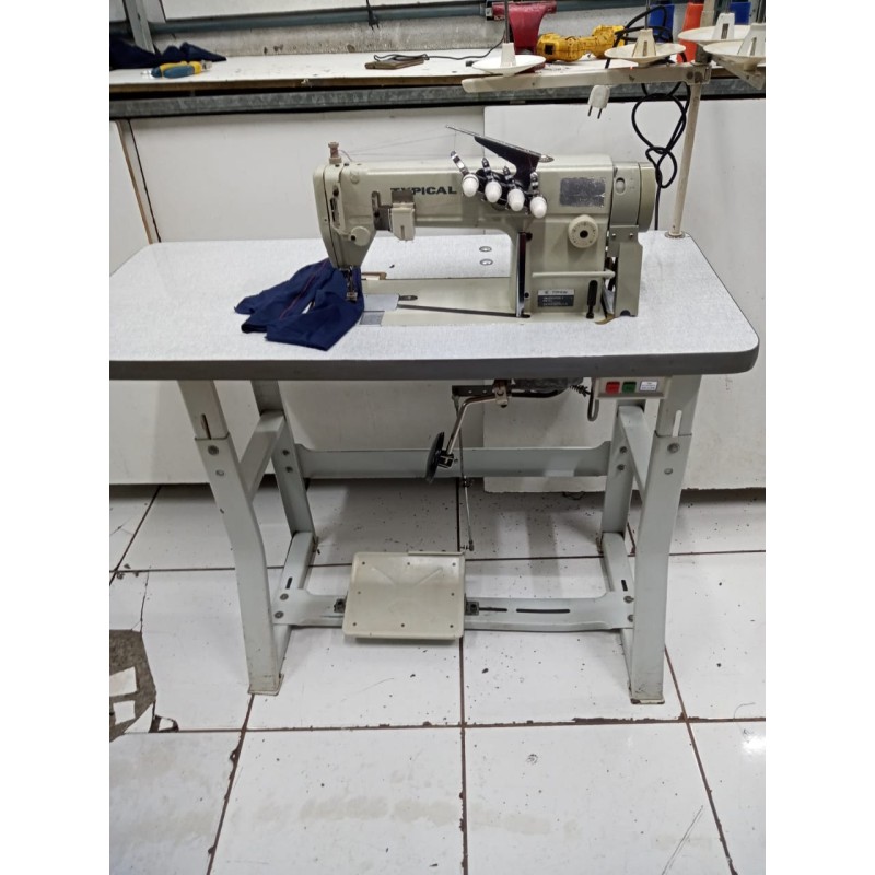 Máquina Ombro a Ombro Ponto Corrente 2 Agulhas 1/4 - Modelo QK0056-1 Typical usada Máquina Ombro a Ombro Ponto Corrente 2 Agulhas 1/4 - Modelo QK0056-1 Typical usada