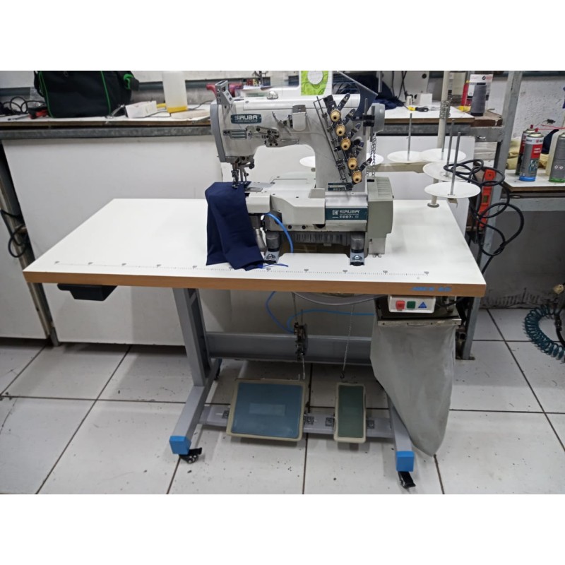 Máquina Galoneira Refiladeira Siruba W812-364 Conv. 110/220v Usada Máquina Galoneira Refiladeira Siruba W812-364 Conv. 110/220v Usada
