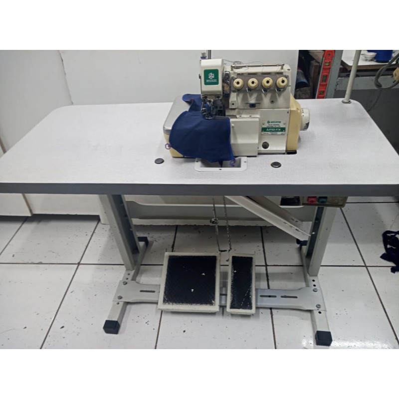 MÁQUINA OVERLOCK 4 FIOS ZOJE MOD. PEGASUS ZJ752-17AT MOTOR CONVENCIONAL 110/220V USADA MÁQUINA OVERLOCK 4 FIOS ZOJE MOD. PEGASUS ZJ752-17AT MOTOR CONVENCIONAL 110/220V USADA
