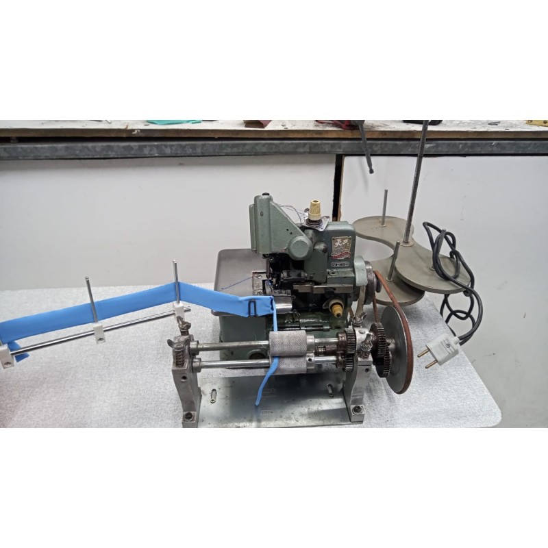 Máquina Overlock Para Rolete Semi Industrial Usada T-103 Máquina Overlock Para Rolete Semi Industrial Usada T-103