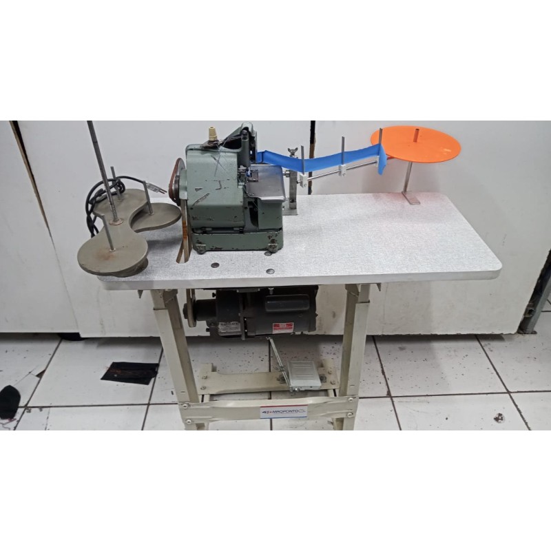 Máquina Overlock Para Rolete Semi Industrial Usada T-103 Máquina Overlock Para Rolete Semi Industrial Usada T-103