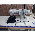 MÁQUINA GALONEIRA PLANA COM TRANÇADO DIRECT DRIVE TYPICAL GK1500D-01 220V SEMI NOVA.