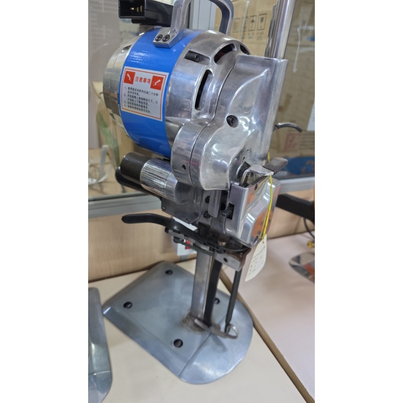 Máquina de corte 8'' Brute class 688 Máquina de corte 8'' Brute class 688