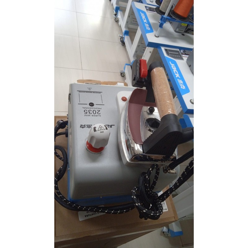 Mini Caldeira 3,5 Litros Com Ferro De Passar Jack 2035 220v Mini Caldeira 3,5 Litros Com Ferro De Passar Jack 2035 220v